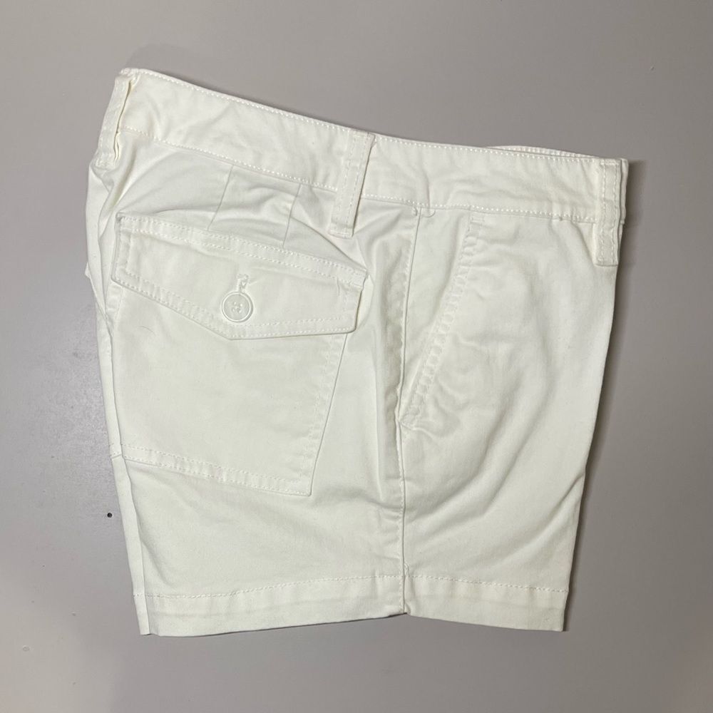 EUC Victoria’s Secret white summer shorts.